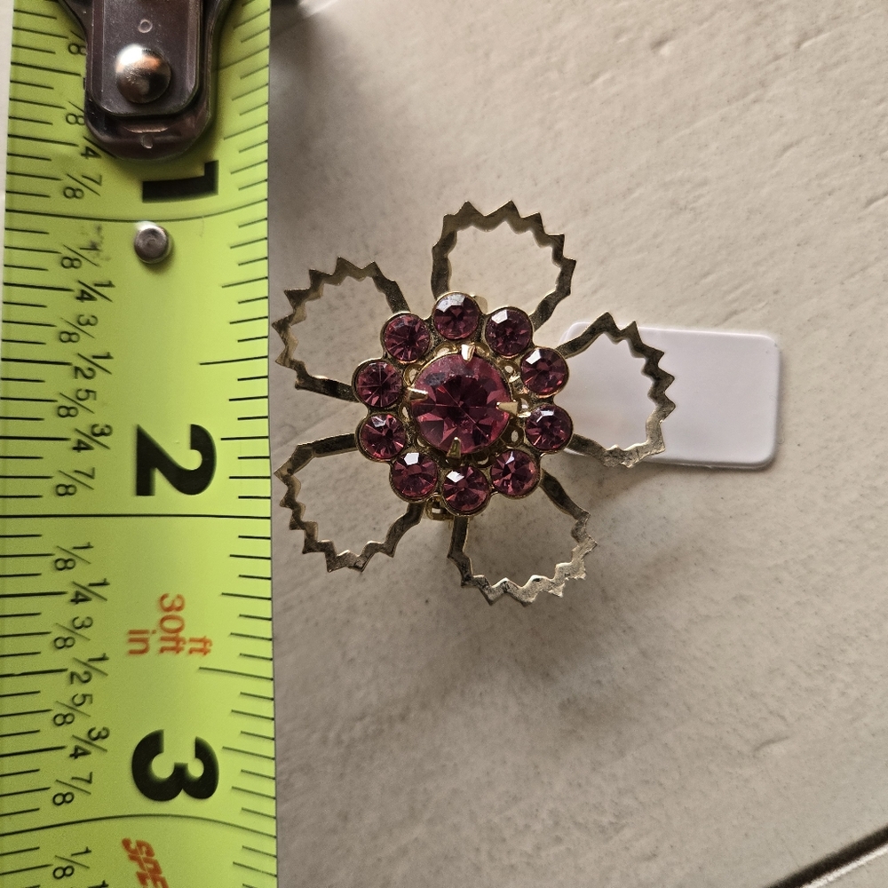 Fashion Pin - Picture 3 of 3